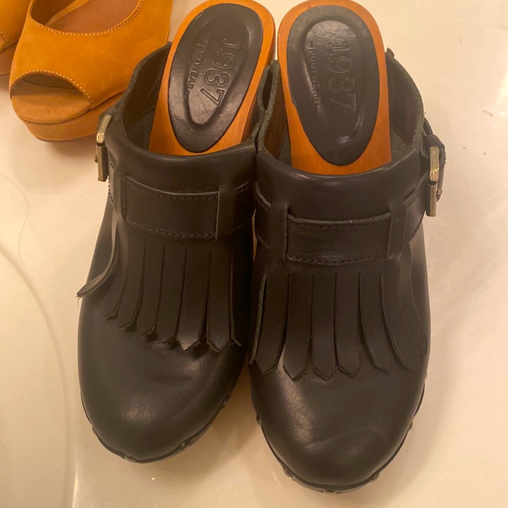 Made-well black leather wedges